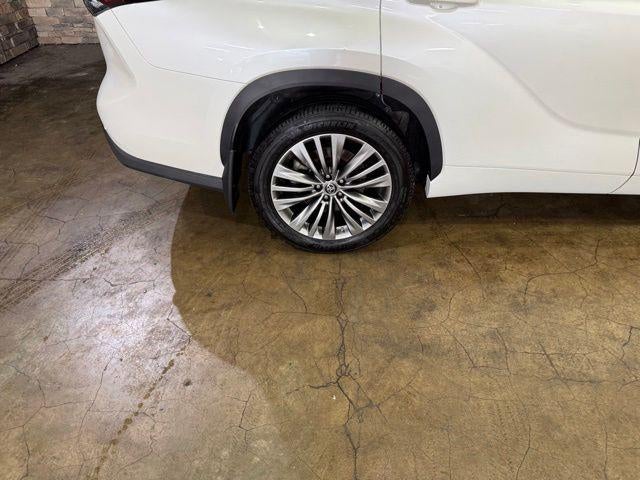 2021 Toyota Highlander Platinum AWD (Natl)