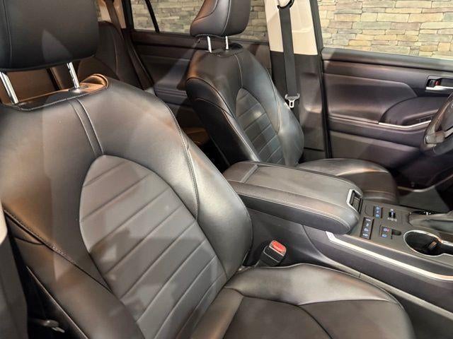 2022 Toyota Highlander XLE AWD (Natl)