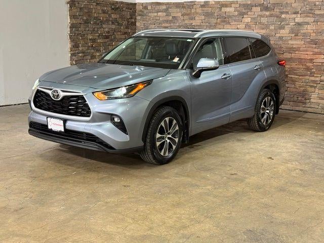2022 Toyota Highlander XLE AWD (Natl)