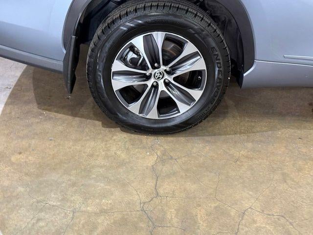 2022 Toyota Highlander XLE AWD (Natl)