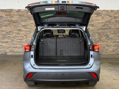 2022 Toyota Highlander XLE AWD (Natl)