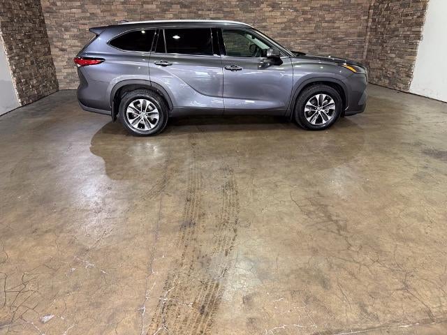 2022 Toyota Highlander XLE AWD (Natl)