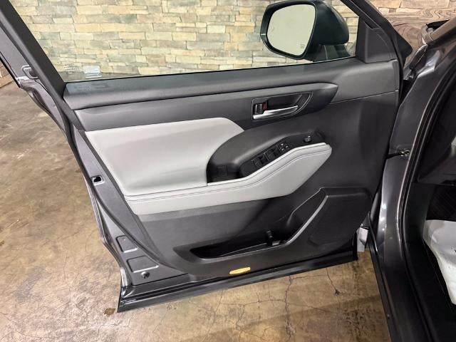 2022 Toyota Highlander XLE AWD (Natl)