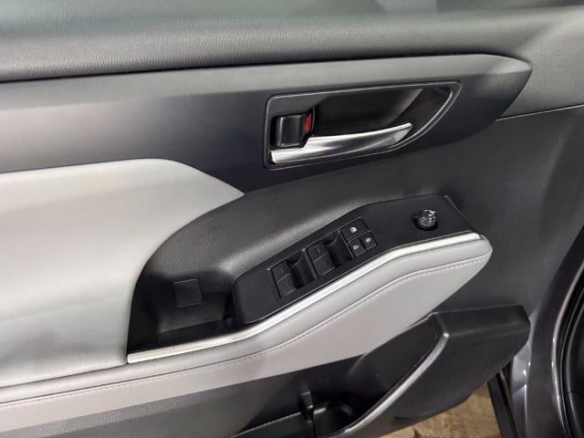 2022 Toyota Highlander XLE AWD (Natl)