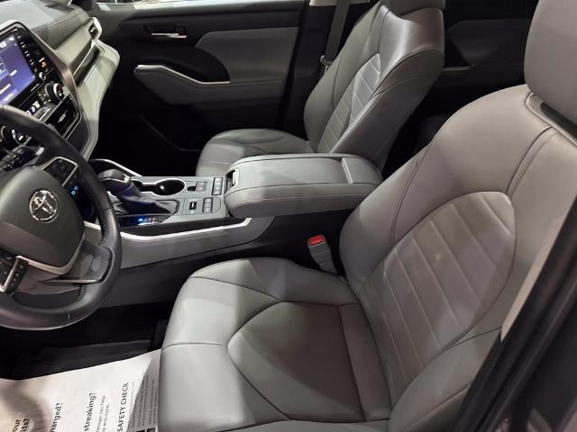 2022 Toyota Highlander XLE AWD (Natl)