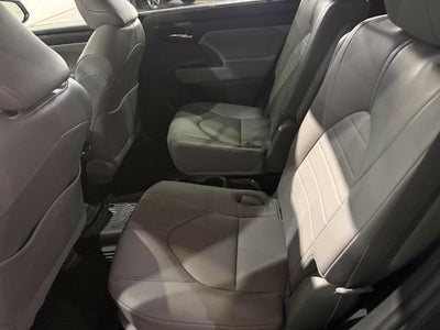 2022 Toyota Highlander XLE AWD (Natl)