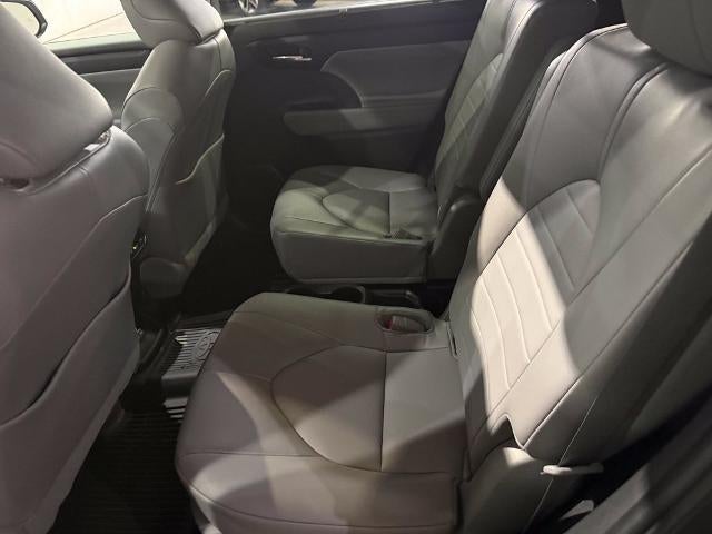 2022 Toyota Highlander XLE AWD (Natl)