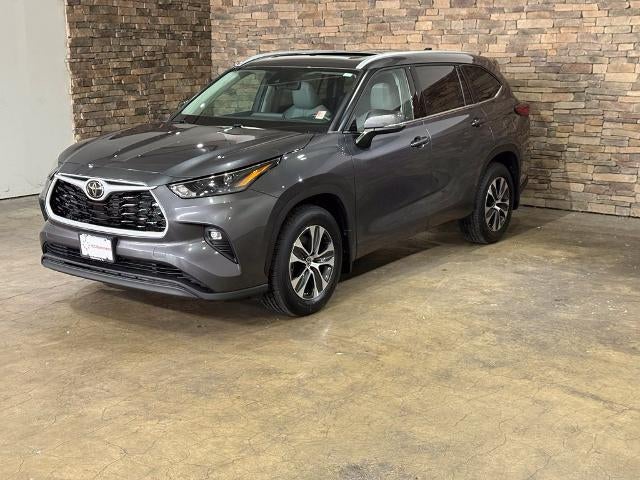 2022 Toyota Highlander XLE AWD (Natl)