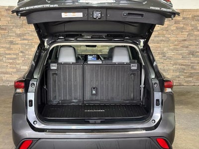 2022 Toyota Highlander XLE AWD (Natl)