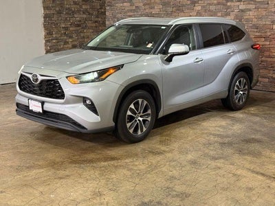 2024 Toyota Highlander XLE FWD (Natl)