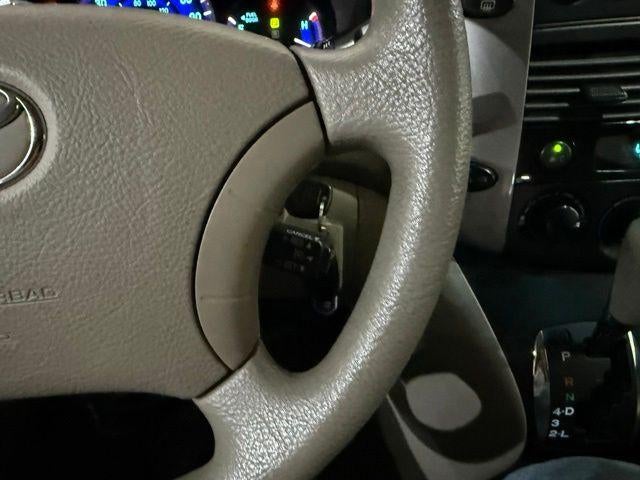 2010 Toyota Sienna 5dr 7-Pass Van LE FWD (Natl)
