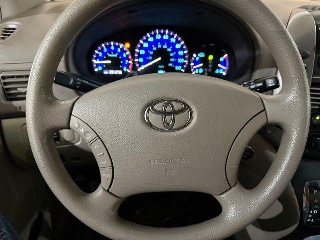 2010 Toyota Sienna 5dr 7-Pass Van LE FWD (Natl)