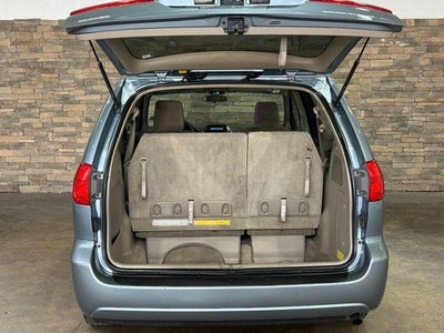 2010 Toyota Sienna 5dr 7-Pass Van LE FWD (Natl)
