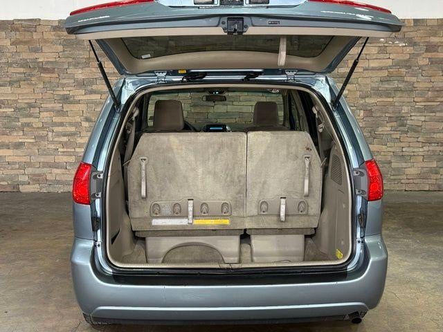 2010 Toyota Sienna 5dr 7-Pass Van LE FWD (Natl)