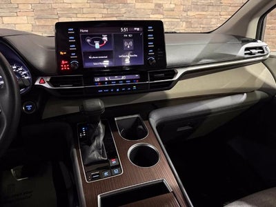 2021 Toyota Sienna LE FWD 8-Passenger (Natl)
