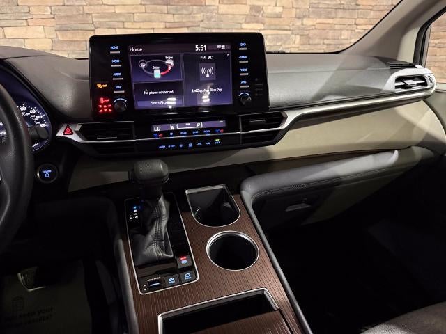 2021 Toyota Sienna LE FWD 8-Passenger (Natl)