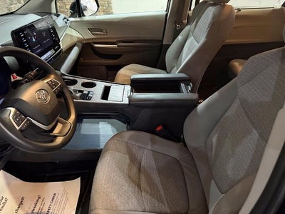 2021 Toyota Sienna LE FWD 8-Passenger (Natl)