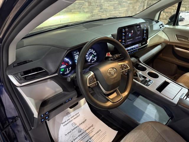 2021 Toyota Sienna LE FWD 8-Passenger (Natl)