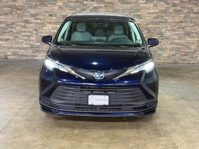2021 Toyota Sienna LE FWD 8-Passenger (Natl)