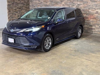 2021 Toyota Sienna LE FWD 8-Passenger (Natl)