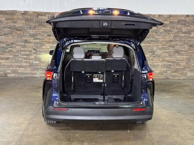 2021 Toyota Sienna LE FWD 8-Passenger (Natl)