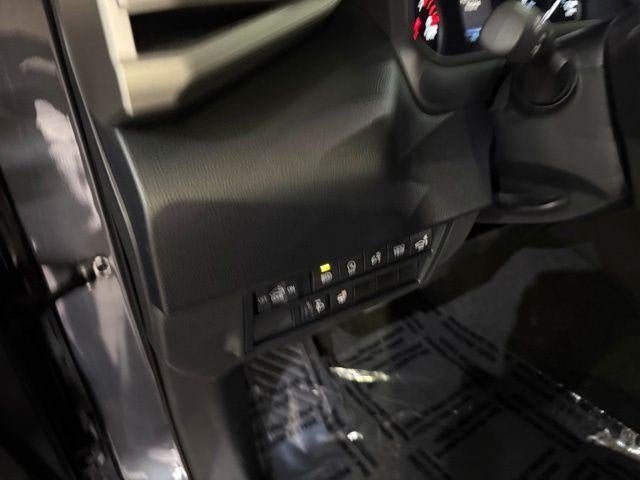 2023 Toyota Tundra 4WD 4WD SR5 CrewMax 5.5' Bed (SE)