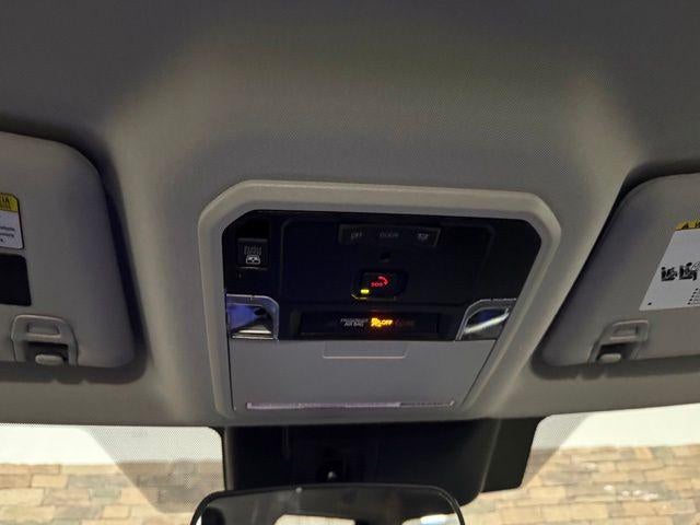 2023 Toyota Tundra 4WD 4WD SR5 CrewMax 5.5' Bed (SE)