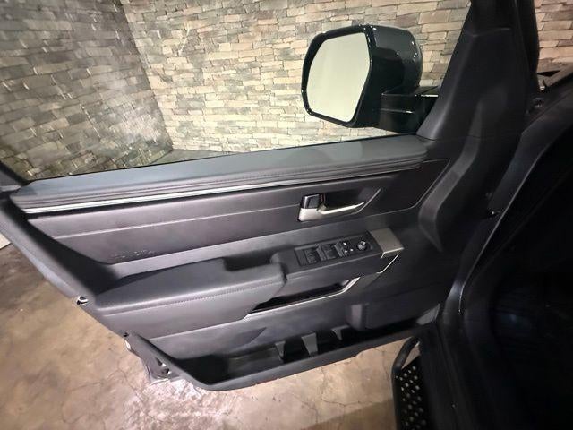 2023 Toyota Tundra 4WD 4WD SR5 CrewMax 5.5' Bed (SE)