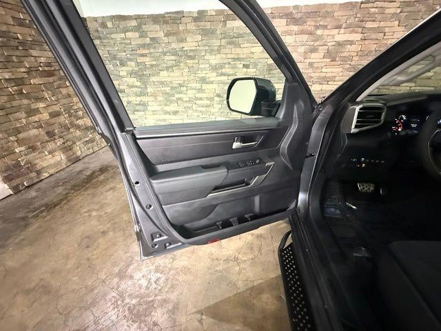 2023 Toyota Tundra 4WD 4WD SR5 CrewMax 5.5' Bed (SE)