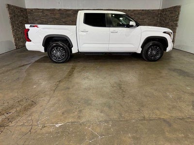2024 Toyota Tundra 4WD 4WD SR5 CrewMax 5.5' Bed (SE)