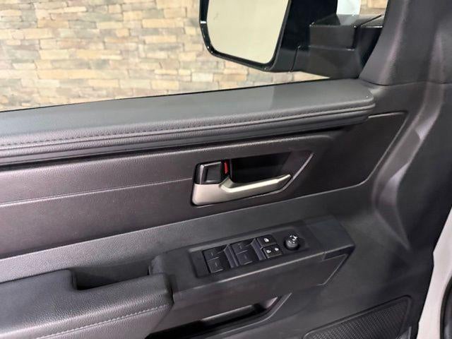 2024 Toyota Tundra 4WD 4WD SR5 CrewMax 5.5' Bed (SE)