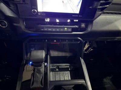 2024 Toyota Tundra 4WD 4WD SR5 CrewMax 5.5' Bed (SE)