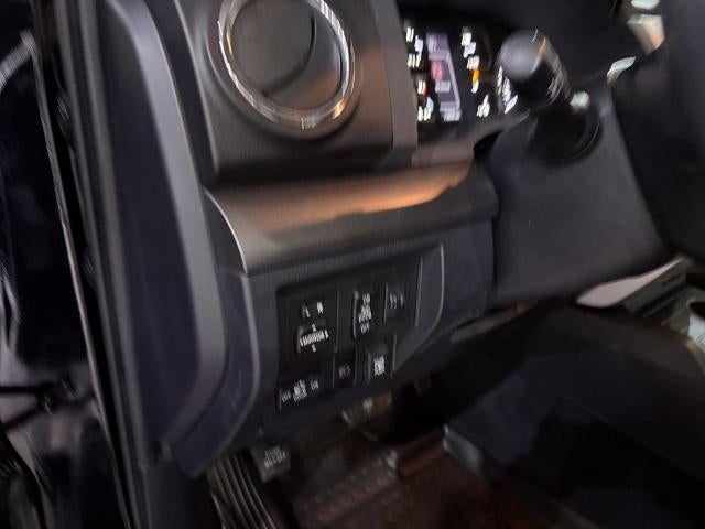 2020 Toyota Tundra 4WD 4WD SR5 Double Cab 6.5' Bed 5.7L (Natl)
