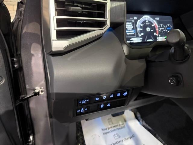 2023 Toyota Sequoia Platinum 4WD (Natl)