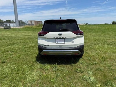 2021 Nissan Rogue AWD Platinum