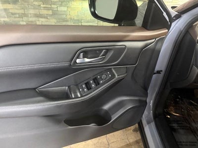 2023 Nissan Rogue FWD SV