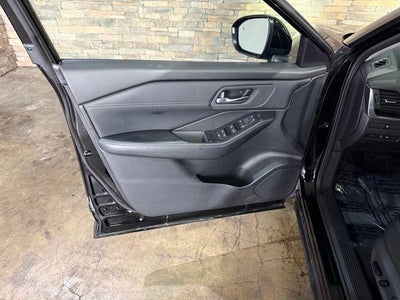2025 Nissan Rogue FWD SV