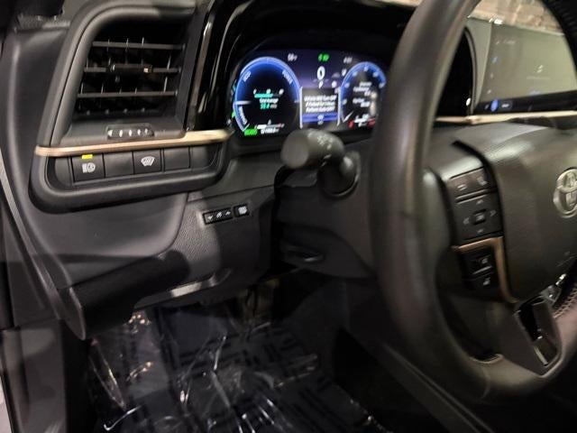 2025 Toyota Crown XLE AWD (Natl)