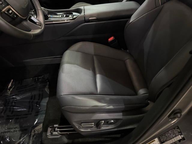 2025 Toyota Crown XLE AWD (Natl)