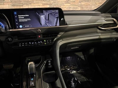 2025 Toyota Crown XLE AWD (Natl)