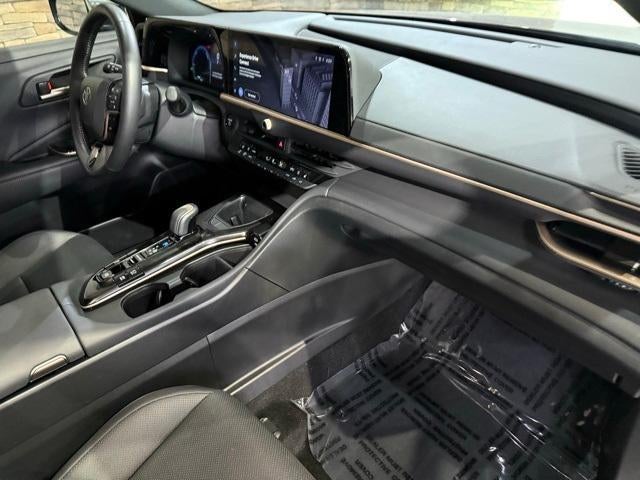 2025 Toyota Crown XLE AWD (Natl)