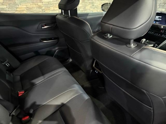 2025 Toyota Crown XLE AWD (Natl)