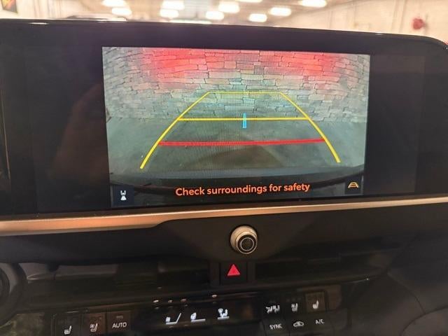 2025 Toyota Crown XLE AWD (Natl)