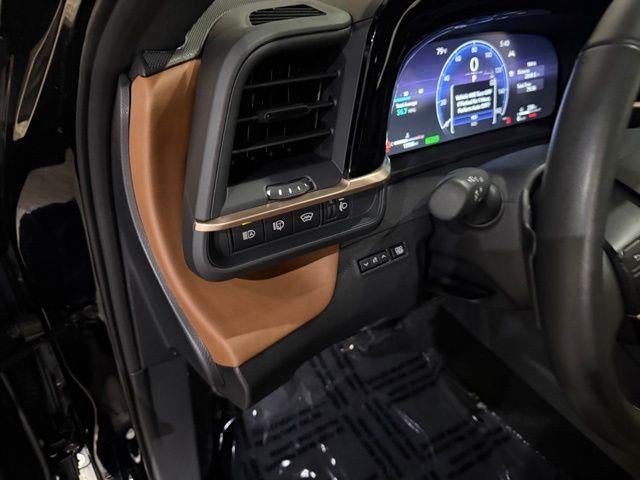 2025 Toyota Crown Signia XLE AWD (Natl)