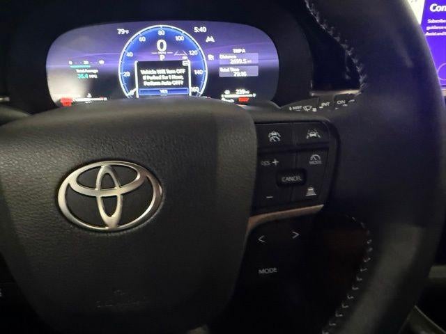 2025 Toyota Crown Signia XLE AWD (Natl)