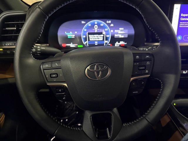 2025 Toyota Crown Signia XLE AWD (Natl)