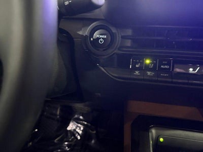 2025 Toyota Crown Signia XLE AWD (Natl)