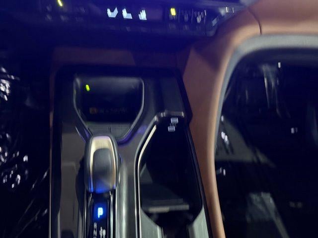 2025 Toyota Crown Signia XLE AWD (Natl)
