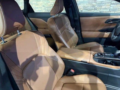 2025 Toyota Crown Signia XLE AWD (Natl)
