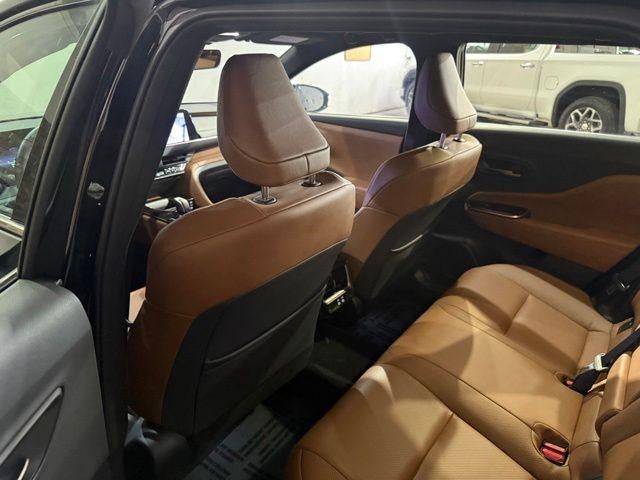 2025 Toyota Crown Signia XLE AWD (Natl)